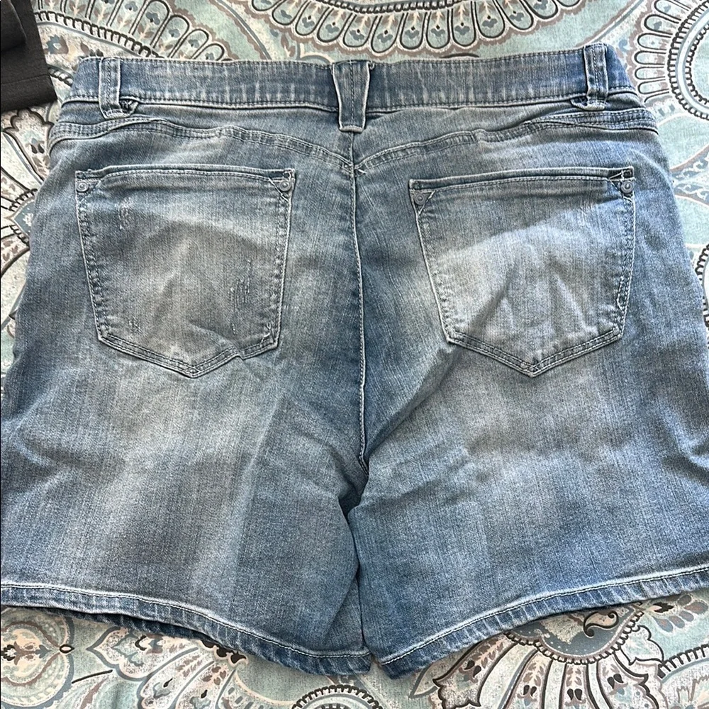 Wit & Wisdom Blue Jean Shorts with Distressed Hem - Picture 4 of 4